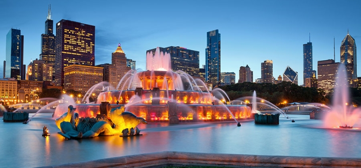 Buckingham Fountain in Grant Park, Chicago, Illinois, USA. Image: Rudy Balasko/Getty