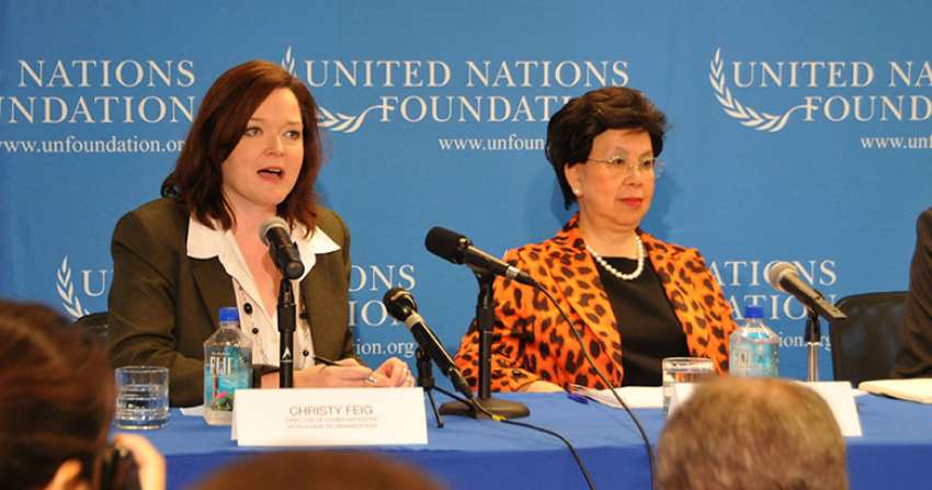 Photo of Christy Feig, former WHO Director of Communications, and Margaret Chan, WHO Director-General. 