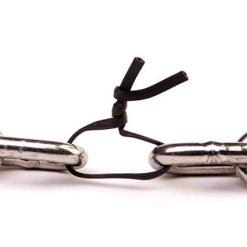 chain with twist-tie for weakest link