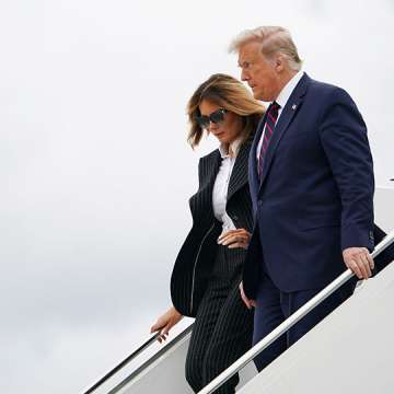 Donald and Melania Trump step off Air Force One in Cleveland, Ohio. September 29, 2020. Image: Mandel Ngan/AFP/Getty